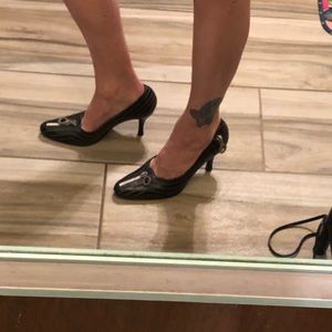 EUC Sz 6.5 Black Donald Pliner pumps